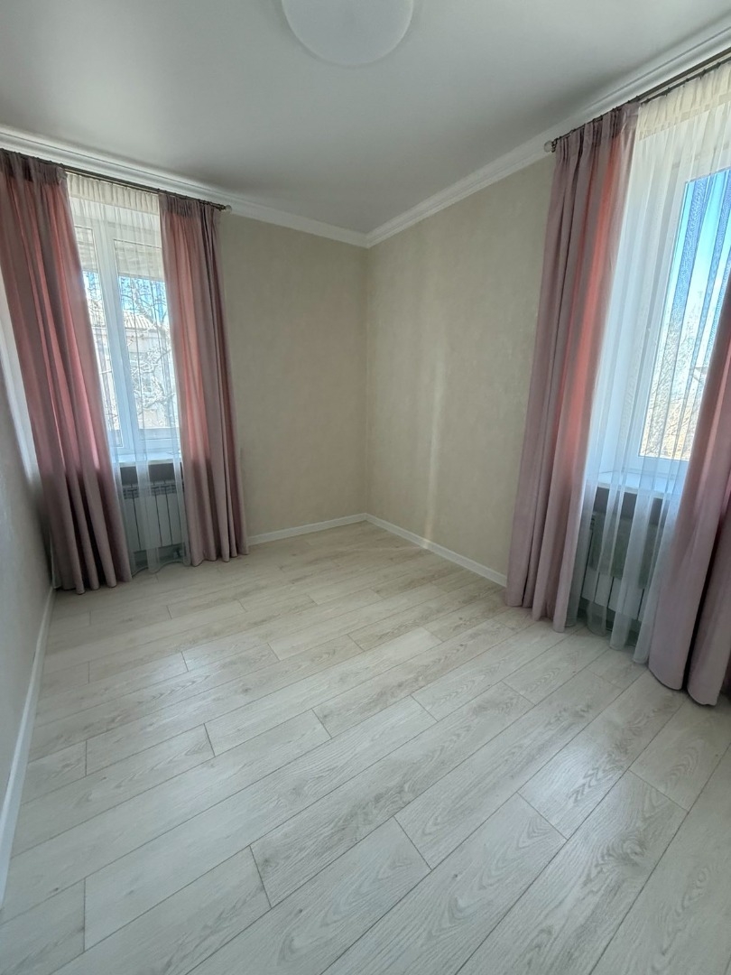 продажа трехкомнатной квартиры номер A-173672 в Приморском районе, фото номер 16